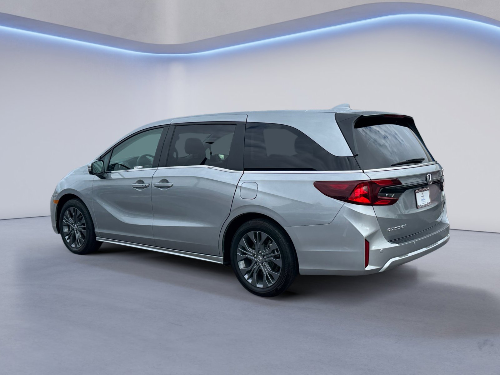 2025 Honda Odyssey Touring photo 4