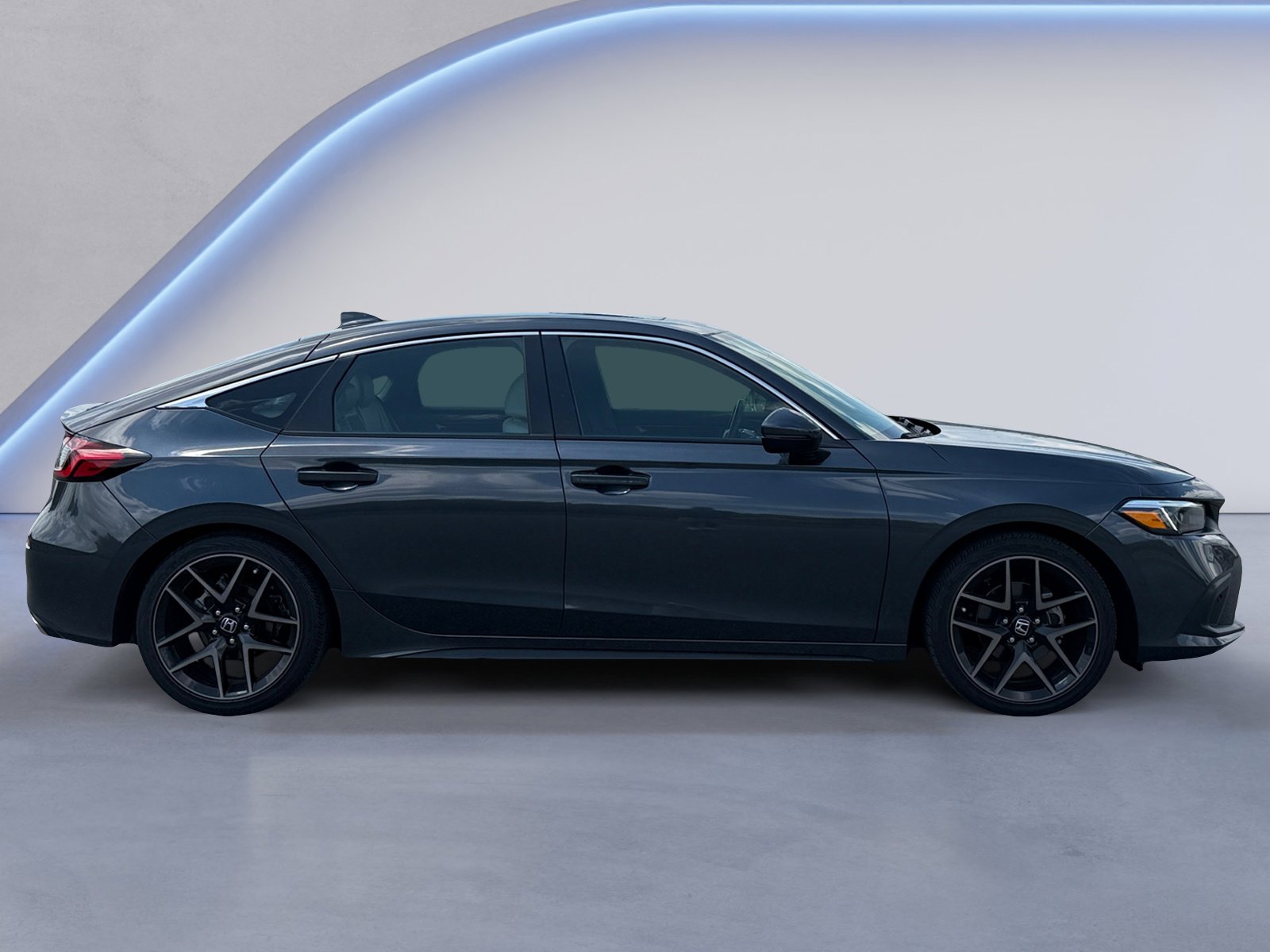 2022 Honda Civic Hatchback Sport Touring photo 2