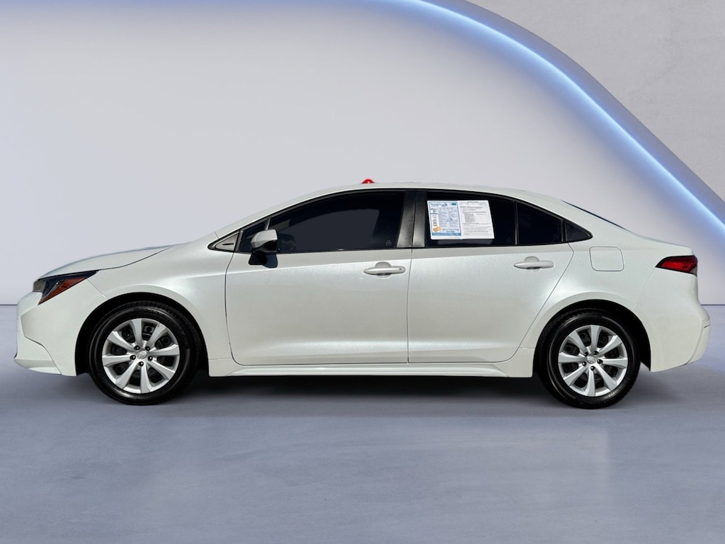 Used 2022 Toyota Corolla LE Sedan