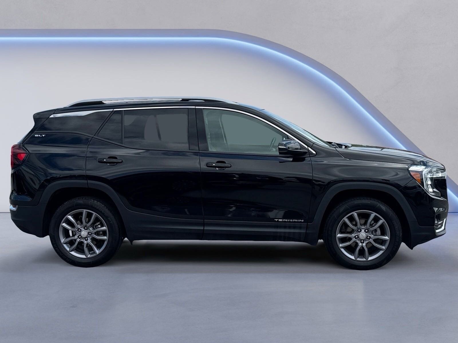 2024 Gmc Terrain SLT photo 2