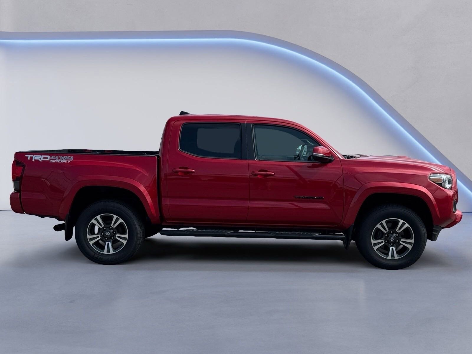 2019 Toyota Tacoma TRD Sport 4x4 SR Double Cab photo 2