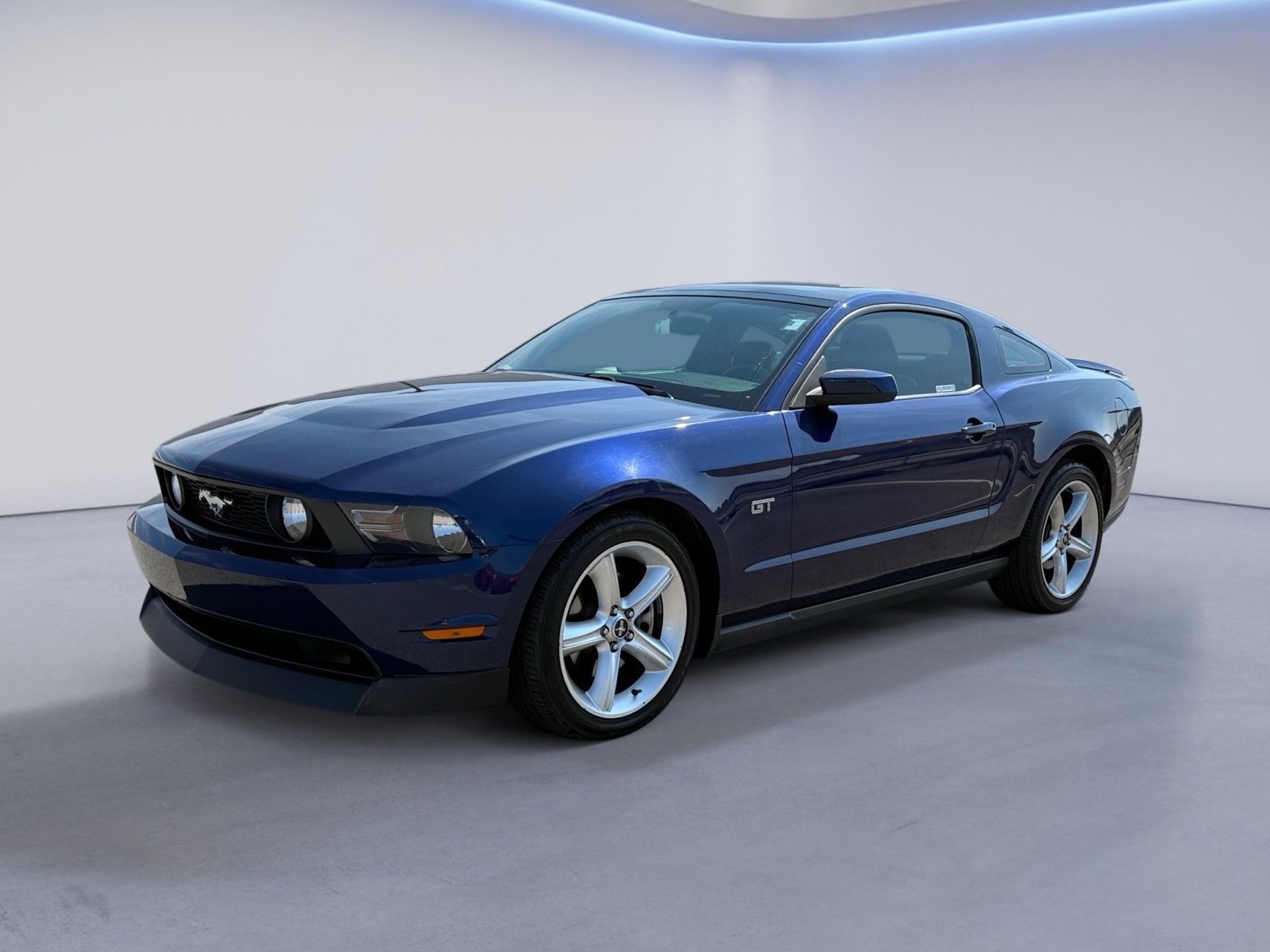 2010 Ford Mustang GT photo 2