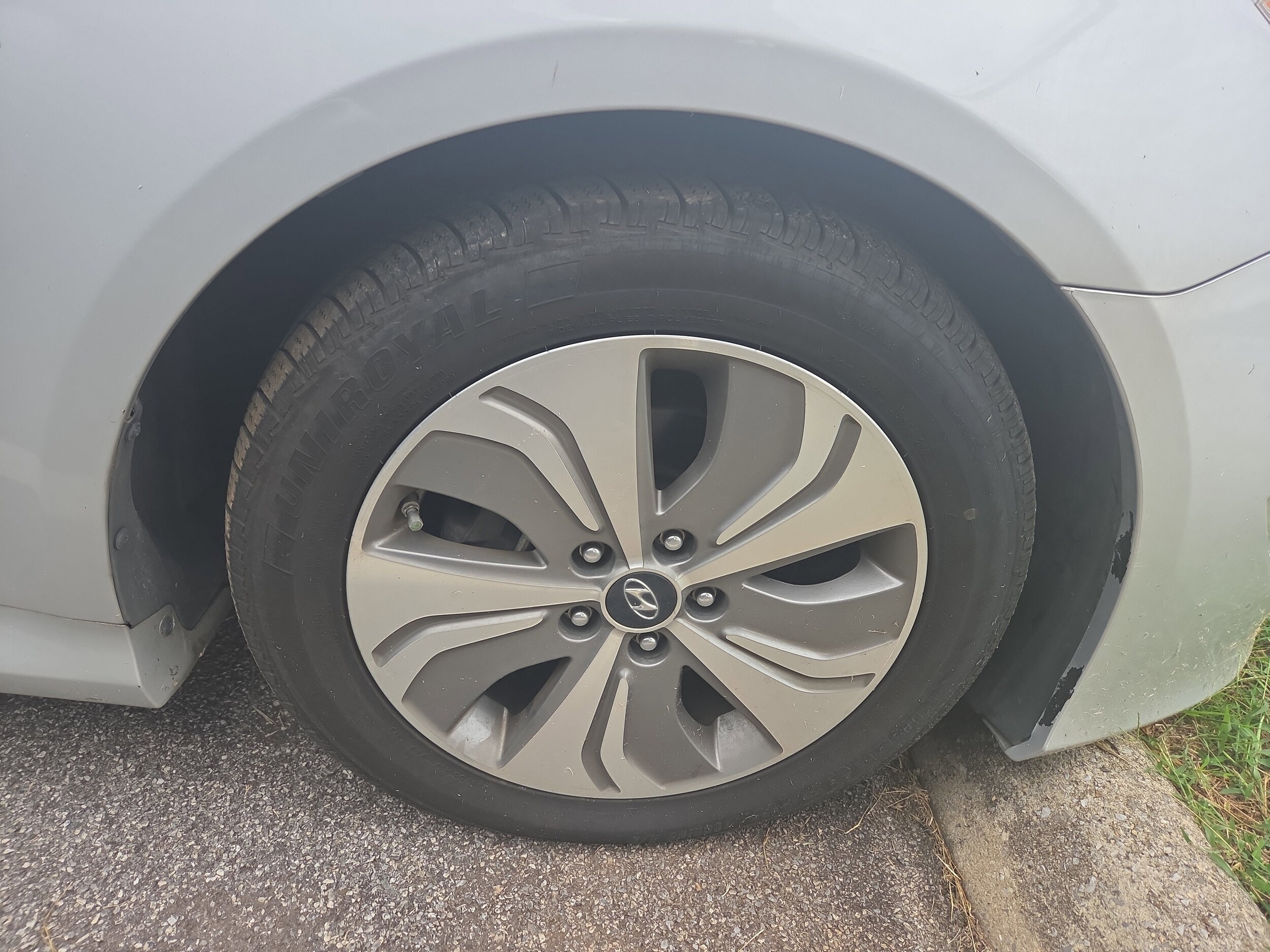 2015 Hyundai Sonata Hybrid Limited photo 2