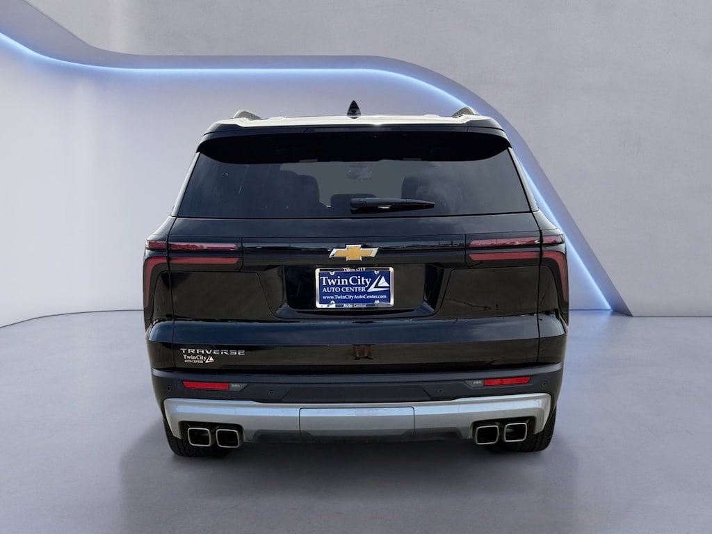 Used 2025 Chevrolet Traverse FWD LT FWD LT