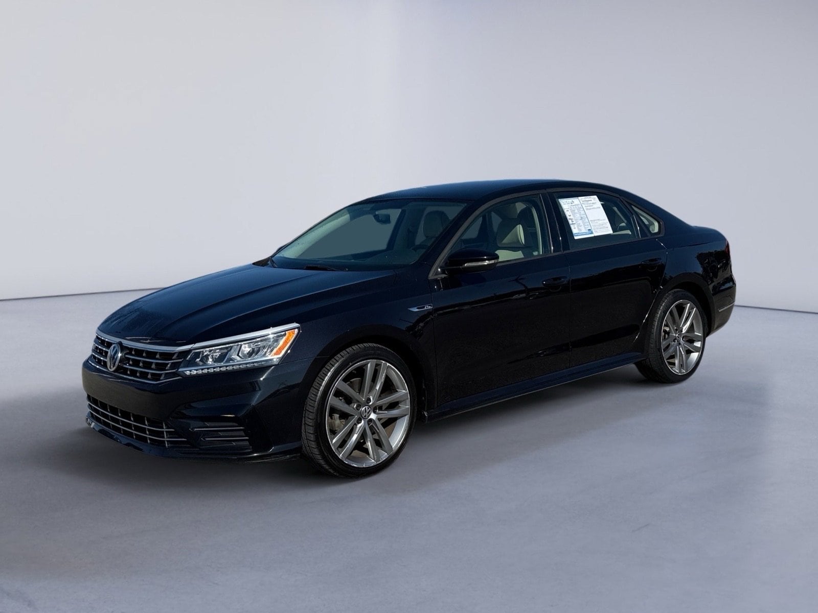 2018 Volkswagen Passat R-Line