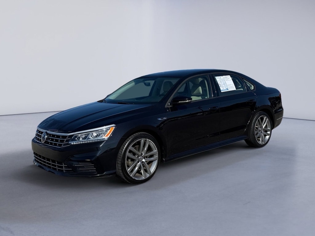 Used 2018 Volkswagen Passat R-Line Sedan
