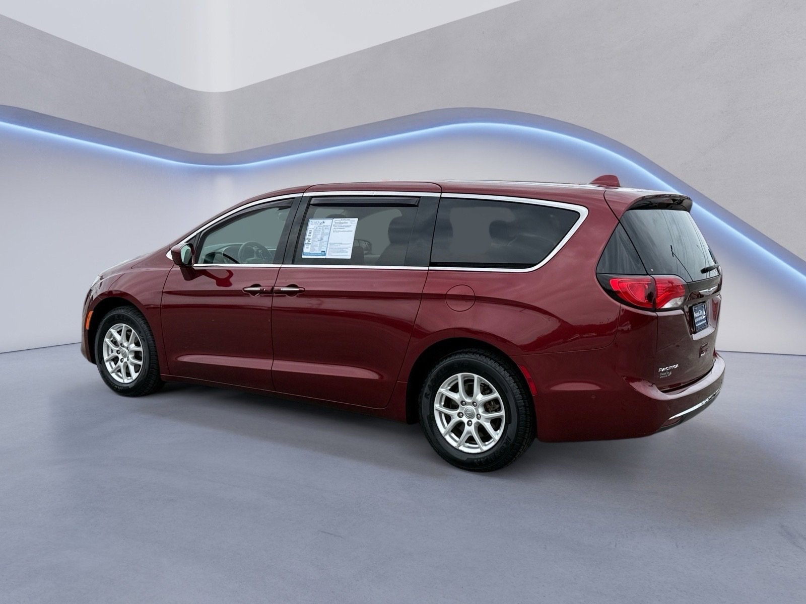 2020 Chrysler Pacifica Touring photo 3