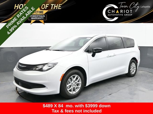 2025 Chrysler Voyager LX's photo