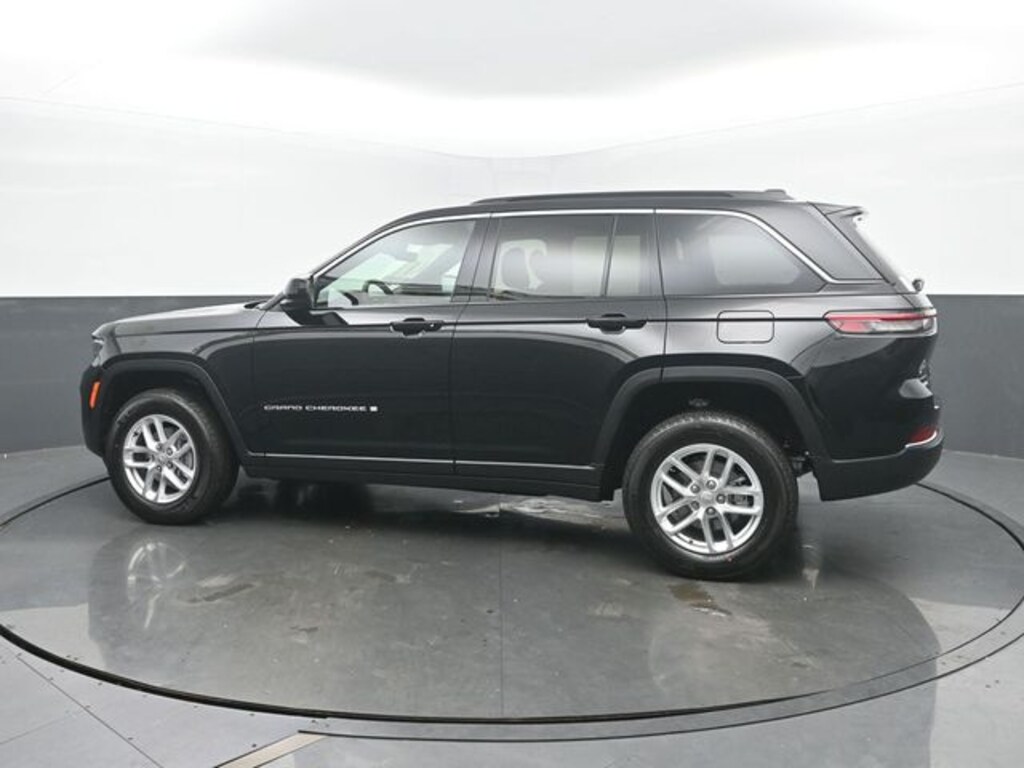 New 2026 Jeep Grand Cherokee Laredo 4x4 Sport Utility