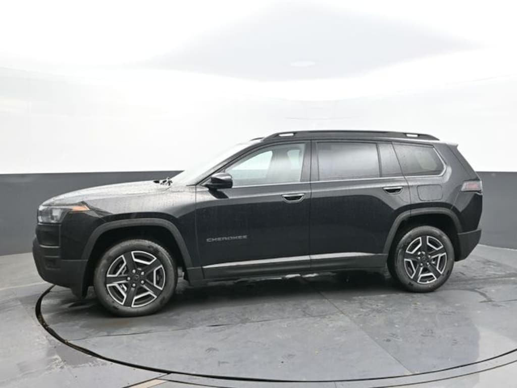 New 2026 Jeep Cherokee Laredo Sport Utility