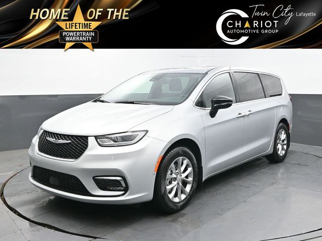 2026 Chrysler Pacifica Limited's photo