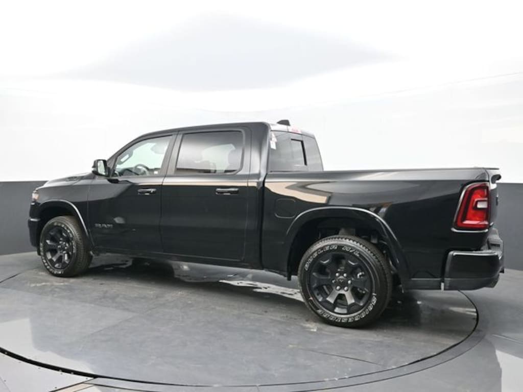 New 2025 Ram 1500 BIG HORN CREW CAB 4X4 5'7 BOX Pickup