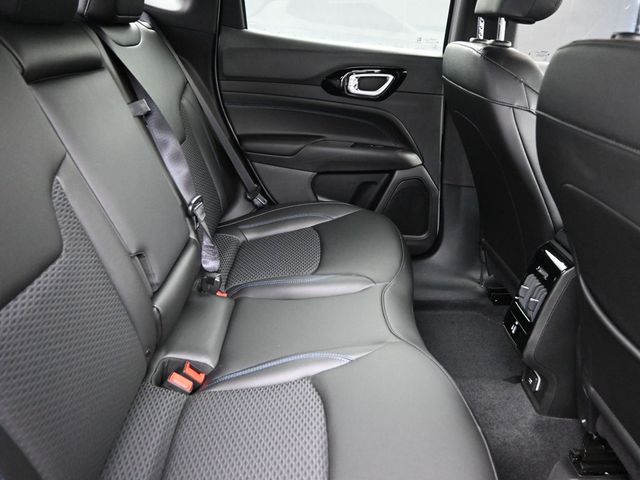 2025 Jeep Compass Latitude - Photo 17