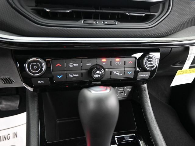 2025 Jeep Compass Limited - Photo 33