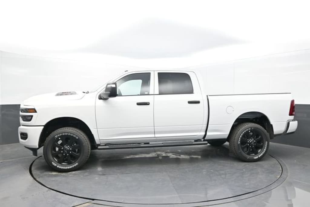 New 2026 Ram 2500 BLACK EXPRESS CREW CAB 4X4 6'4 BOX Pickup