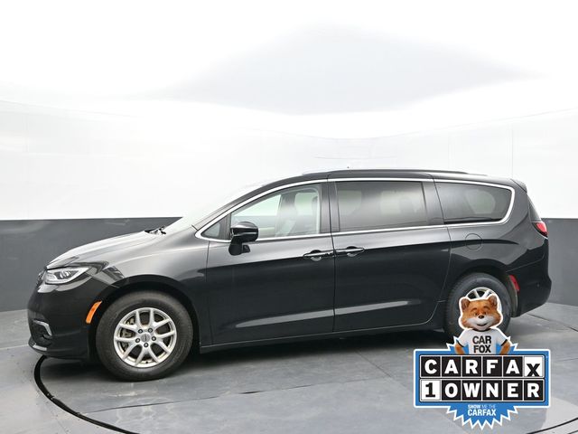 2021 Chrysler Pacifica Touring L photo 2