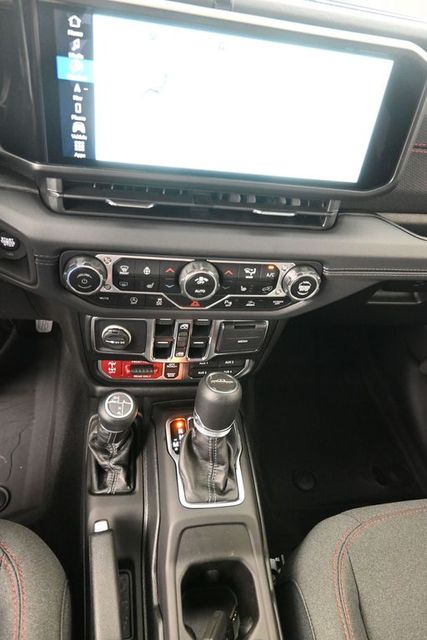 2025 Jeep Gladiator Rubicon - Photo 36