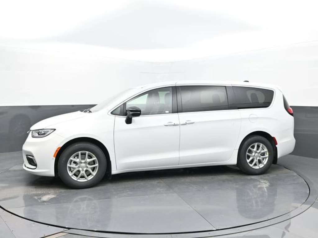 New 2026 Chrysler Pacifica Select Passenger Van