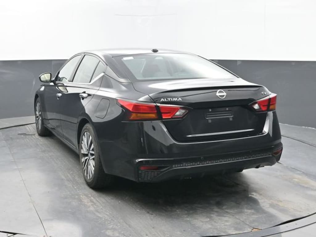 Used 2024 Nissan Altima 2.5 SV Sedan