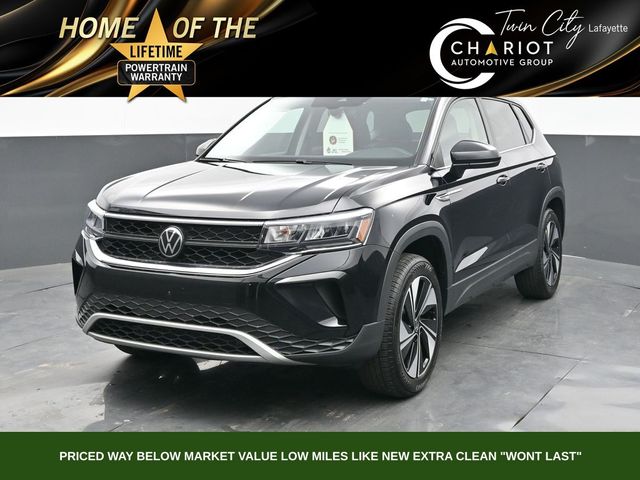 2024 Volkswagen Taos SE's photo