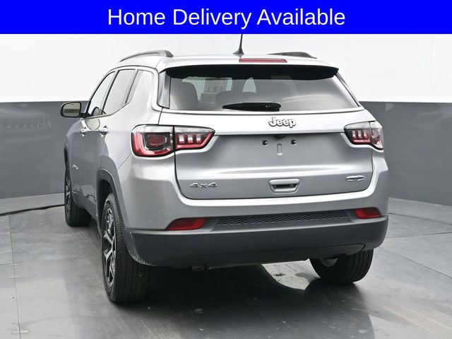 2024 Jeep Compass Latitude photo 4