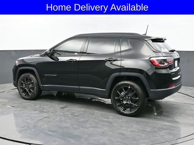 2025 Jeep Compass Latitude photo 3