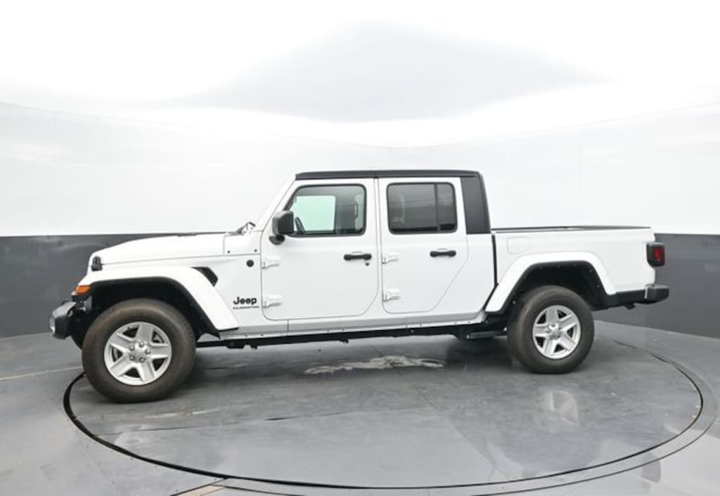 Used 2022 Jeep Gladiator Sport Truck