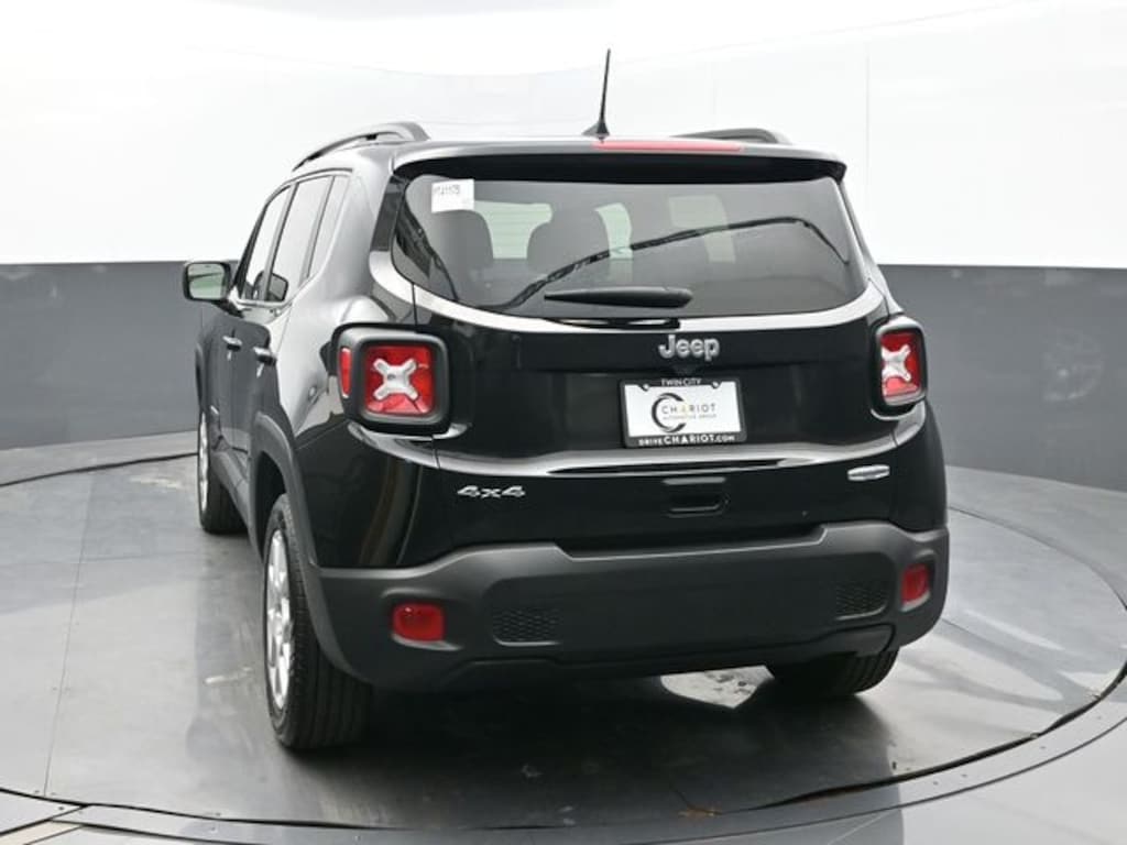Used 2022 Jeep Renegade Latitude SUV