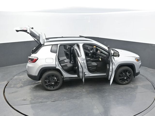 2025 Jeep Compass Latitude - Photo 74