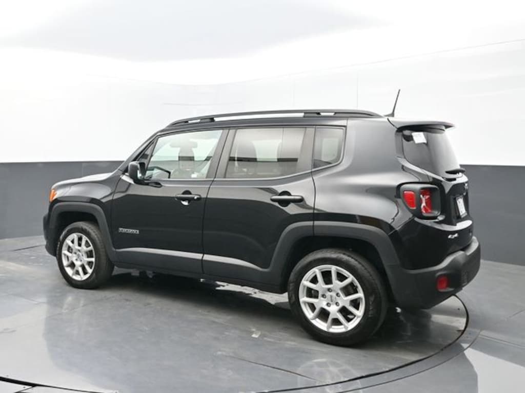 Used 2022 Jeep Renegade Latitude SUV