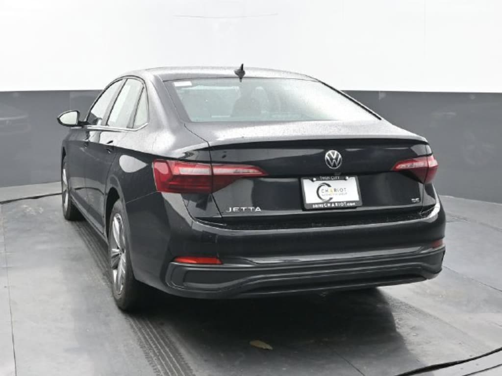 Used 2024 Volkswagen Jetta 1.5T SE Sedan