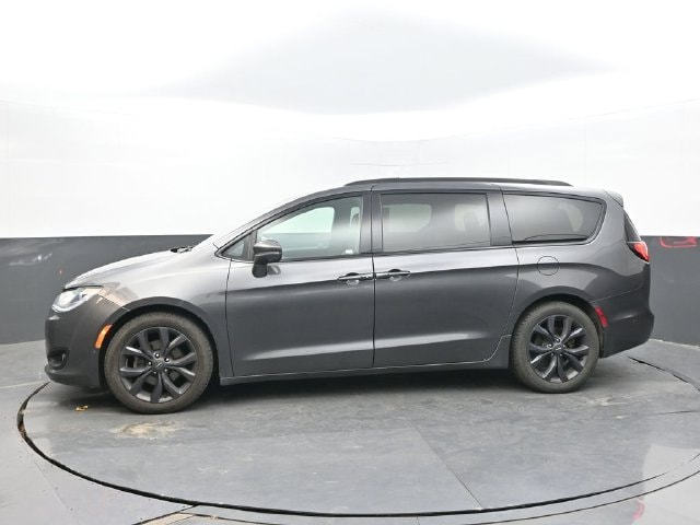 Used 2019 Chrysler Pacifica Limited with VIN 2C4RC1GG2KR560196 for sale in Kokomo, IN