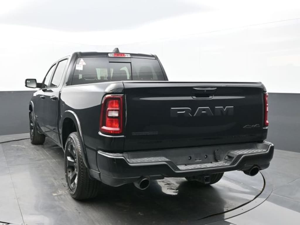 New 2025 Ram 1500 BIG HORN CREW CAB 4X4 5'7 BOX Pickup