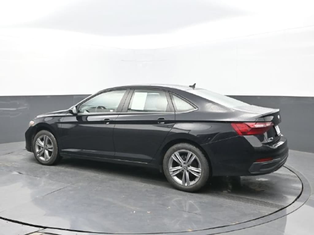 Used 2024 Volkswagen Jetta 1.5T SE Sedan