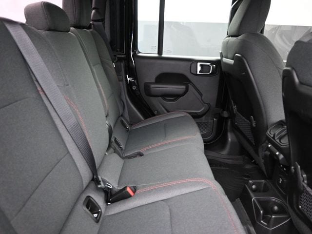 2025 Jeep Gladiator Rubicon - Photo 17