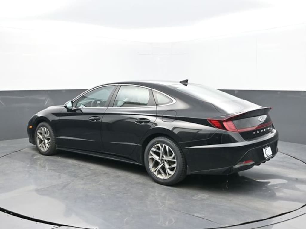 Used 2022 Hyundai Sonata SEL Sedan