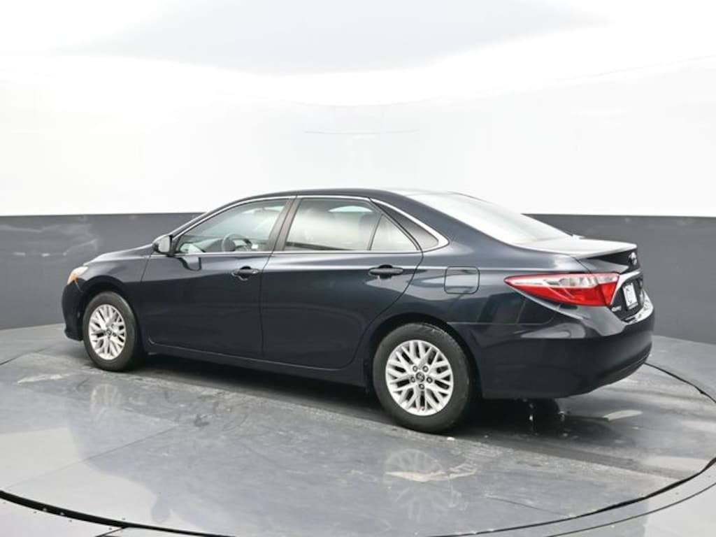 Used 2016 Toyota Camry LE Sedan