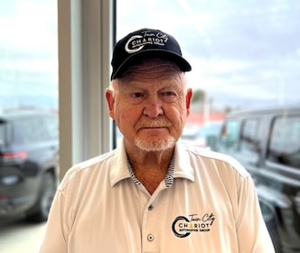 Staff member MO STINSON from ID_8bdccc903109