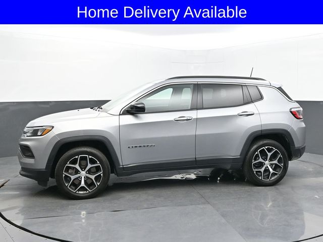 2024 Jeep Compass Latitude photo 2