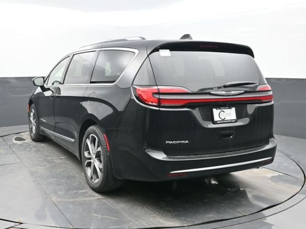 New 2026 Chrysler Pacifica Pinnacle Passenger Van