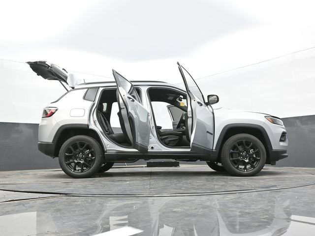 2025 Jeep Compass Latitude - Photo 70