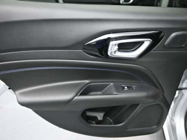 2025 Jeep Compass Limited - Photo 16