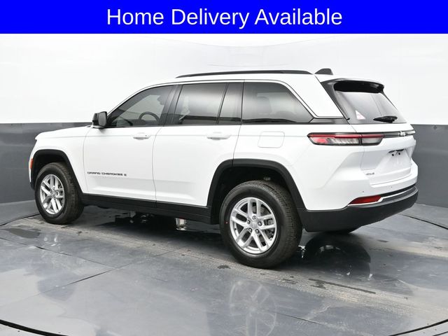 2025 Jeep Grand Cherokee Laredo Altitude photo 3