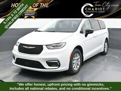 2026 Chrysler Pacifica Select Passenger Van