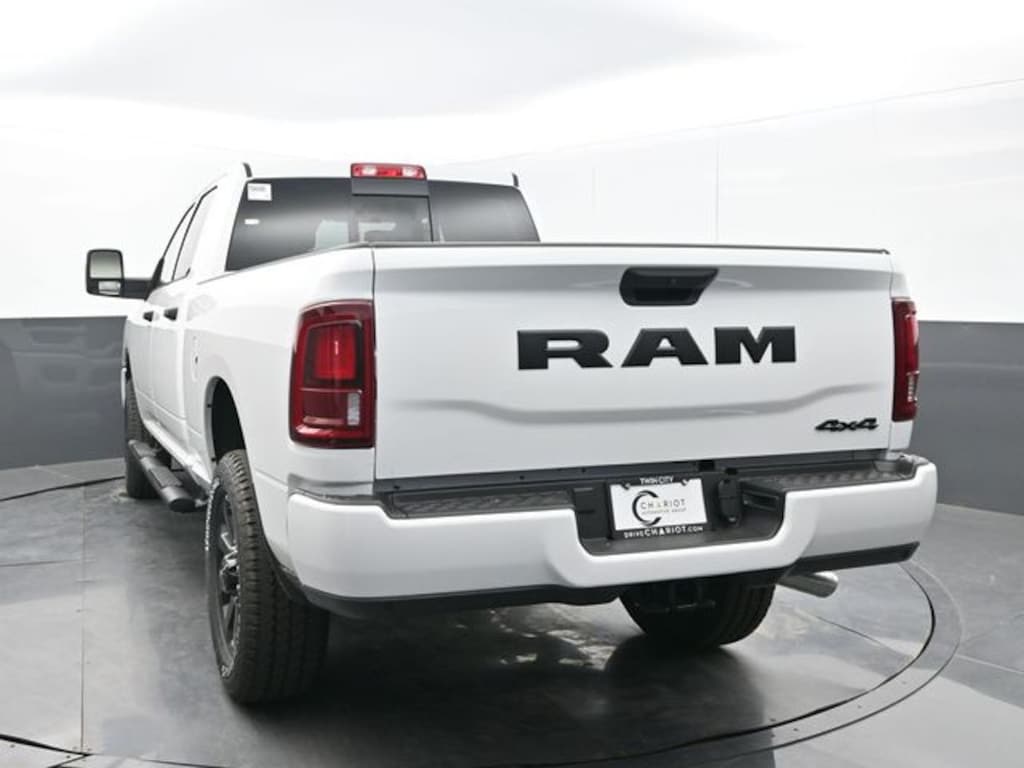 New 2026 Ram 2500 BLACK EXPRESS CREW CAB 4X4 6'4 BOX Pickup