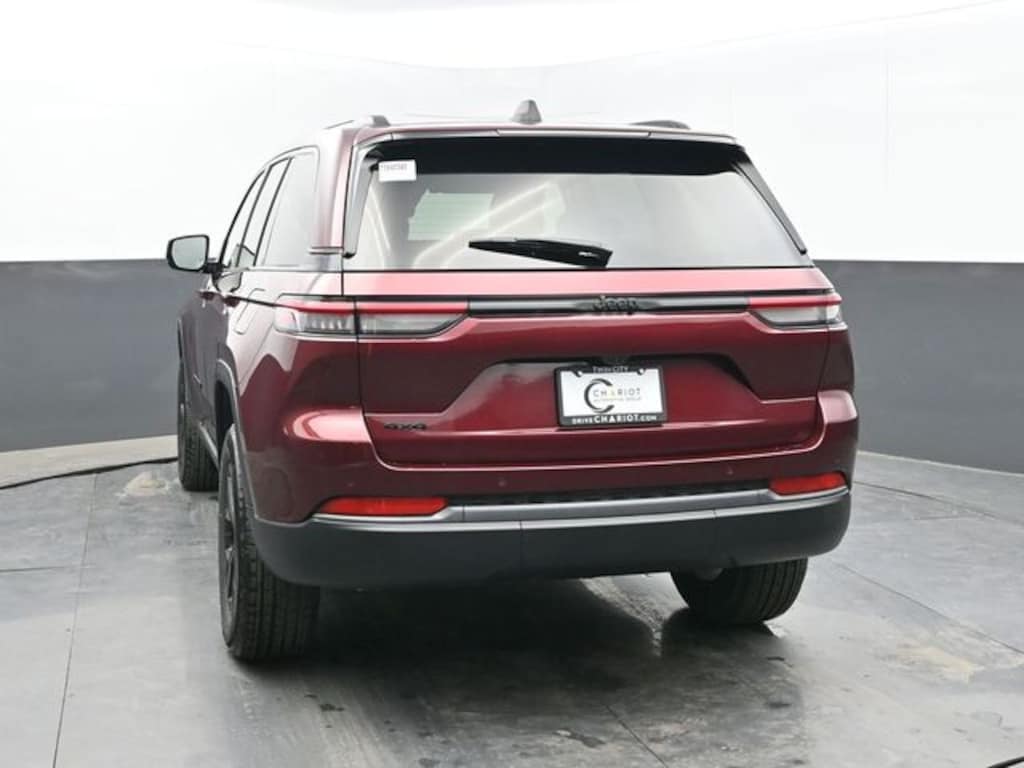 New 2026 Jeep Grand Cherokee Altitude Sport Utility