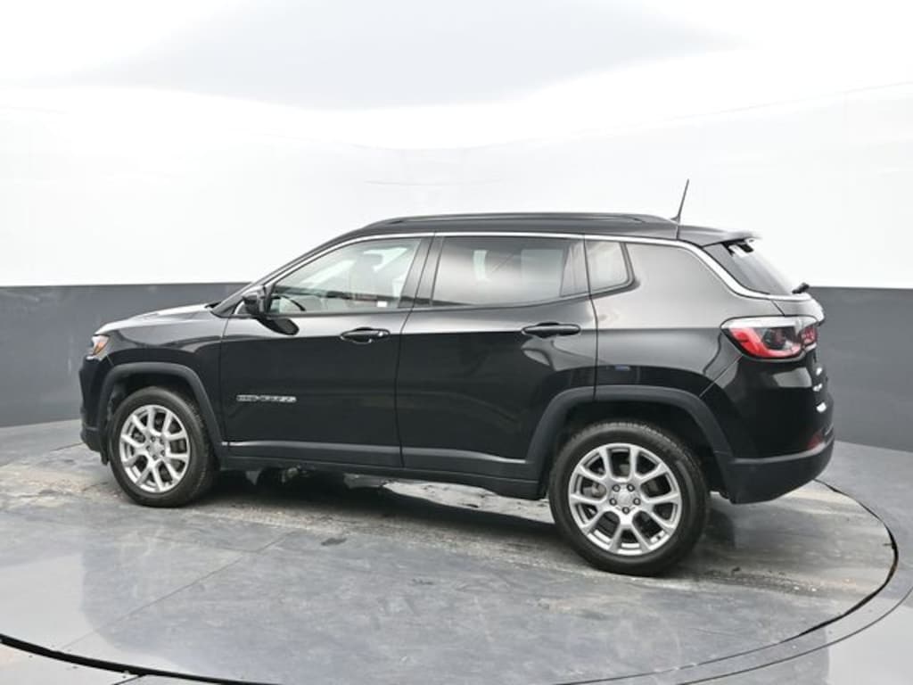 Used 2023 Jeep Compass Latitude Lux SUV