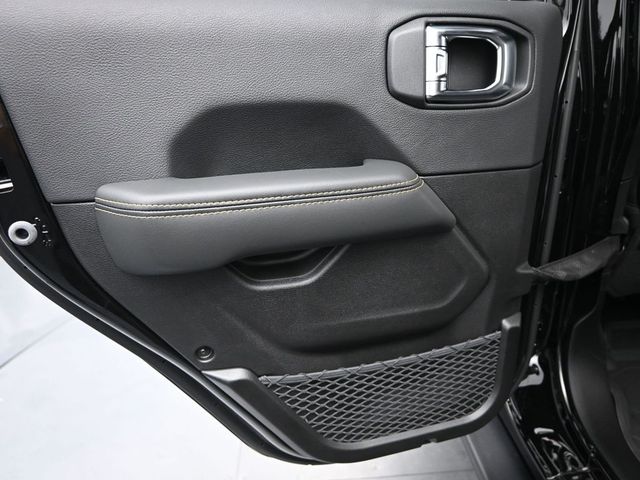 2025 Jeep Wrangler 4-Door Rubicon 392 Final Edition - Photo 16