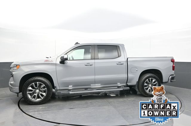 2024 Chevrolet Silverado 1500 LT photo 2