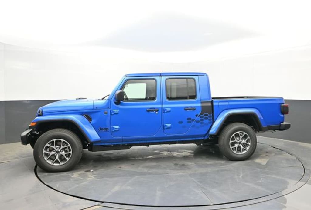 New 2026 Jeep Gladiator SPORT S 4X4 Pickup
